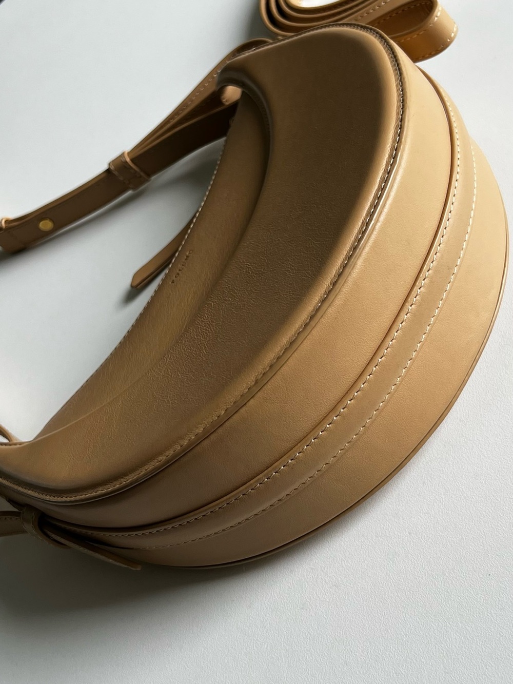Polène Numéro Dix
EDITION SMOOTH BEIGE - Picture 4 of 7